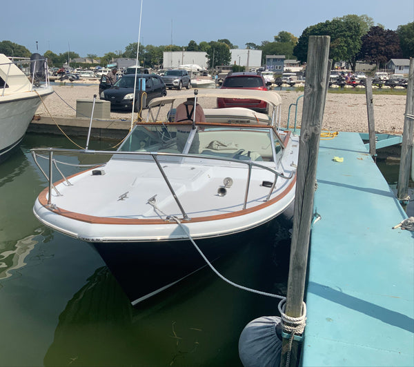 1972 Lyman 24' Biscayne