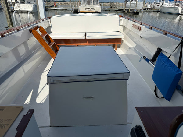 1980 Lyman 26' Fisherman